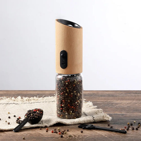 USB rechargeable wooden pepper mill, model 1050050